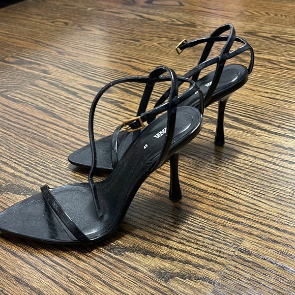 Brand new zara black heels - Picture 2 of 4